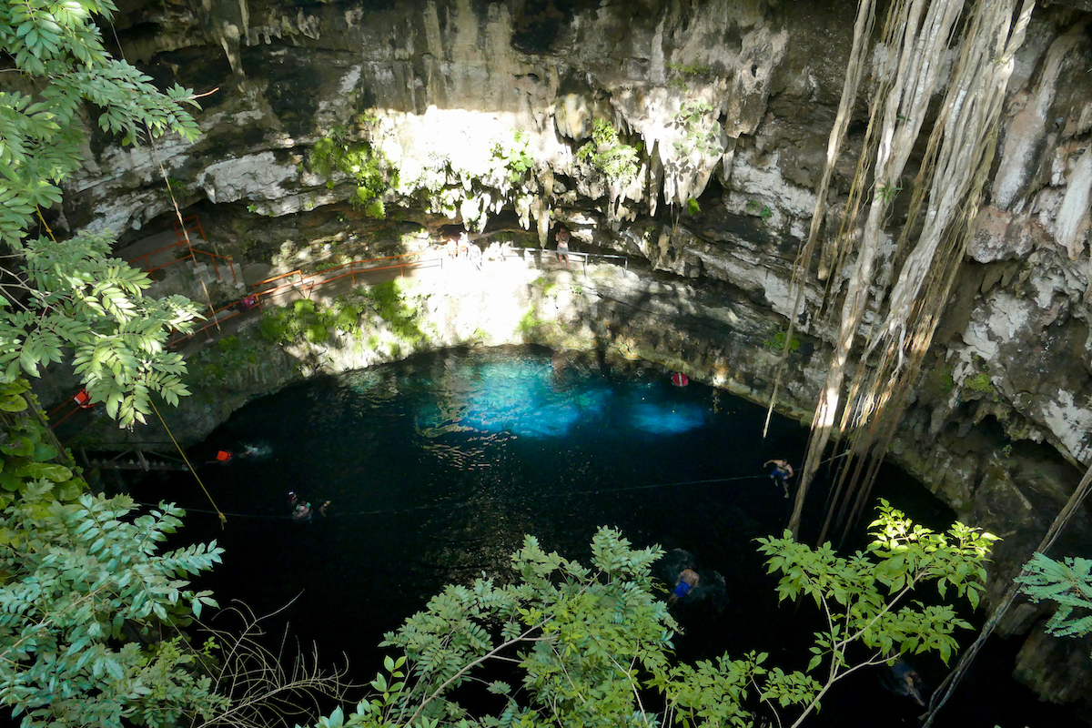 Cenote Oxman, der Blick in die Cenote ist umwerfend