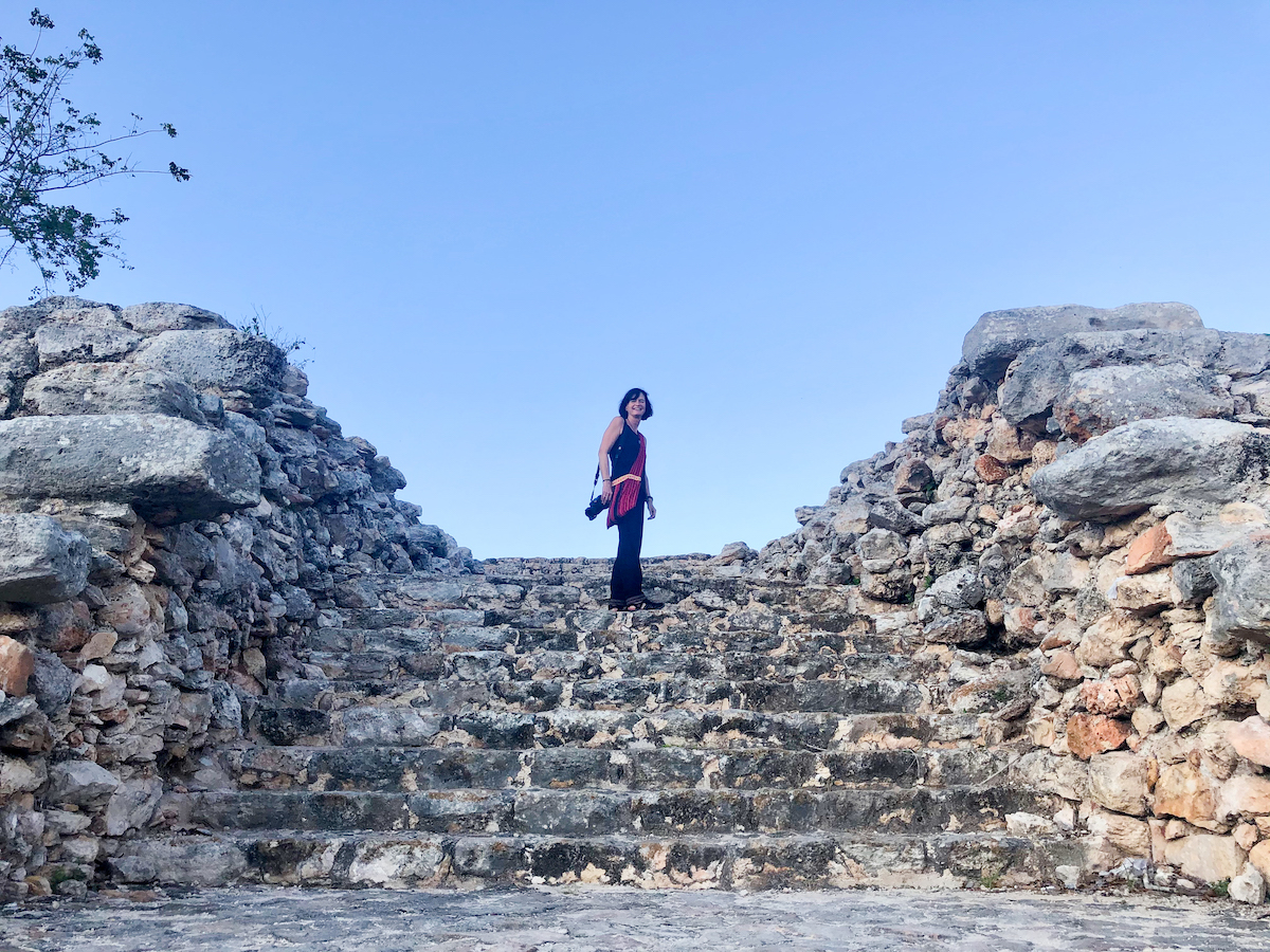 Izamal, Kinich Kakmo Pyramide, hoch geht es in mehreren Stufen