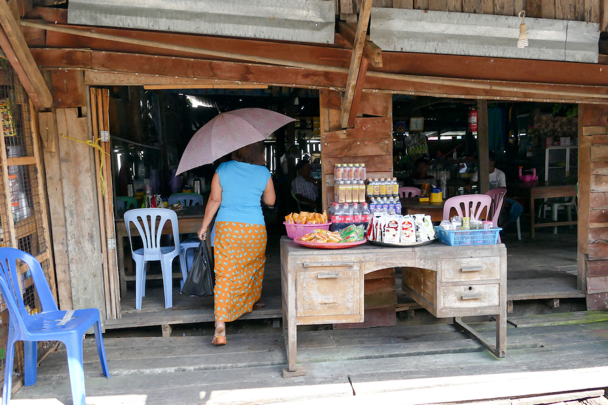 Kawthaung, Leben im Hafenviertel