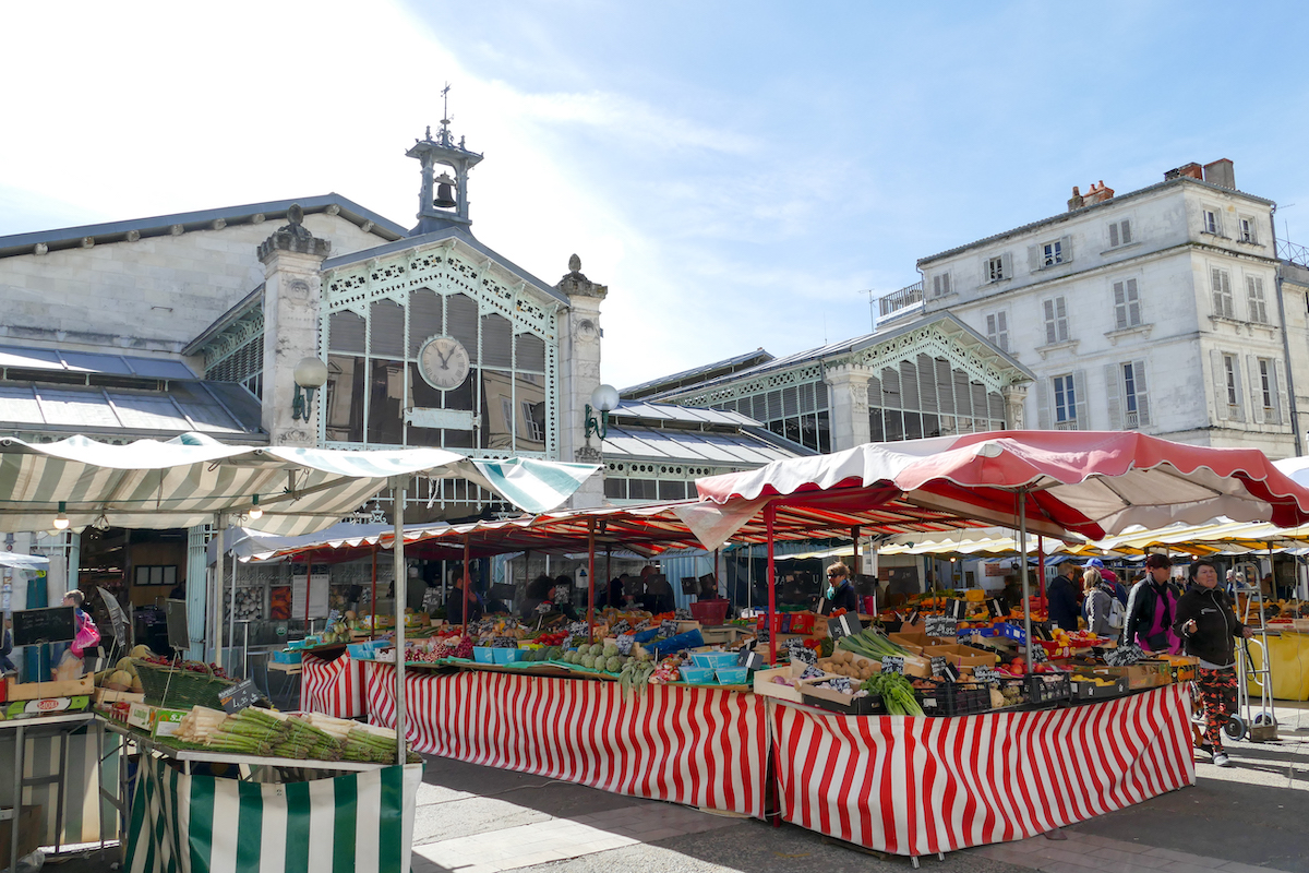 La Rochelle, Markt mit traumhafter Kulisse