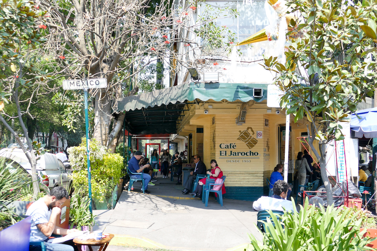 Mexico City, Coyoacan, gemuetliche Cafes gibt es hier ueberall