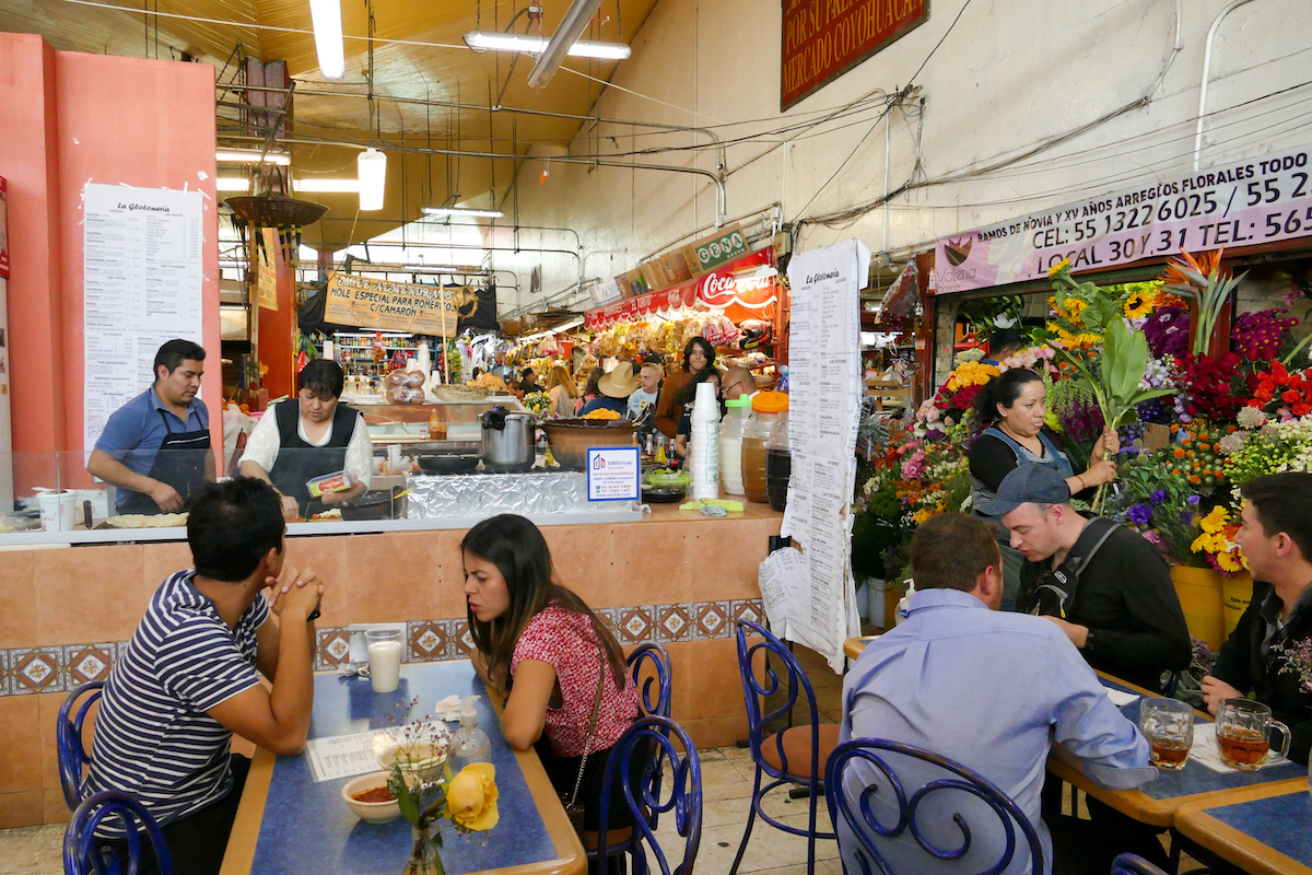 Mexico City, Markt, hier gibt es immer etwas zu essen