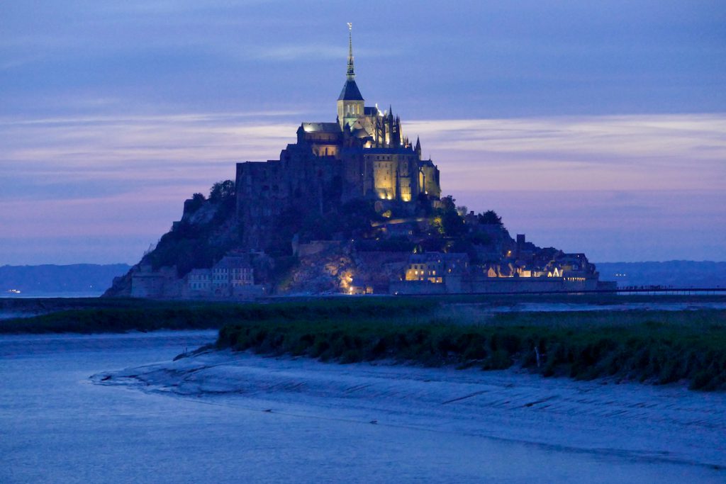 Mont Saint Michel im Abendlicht