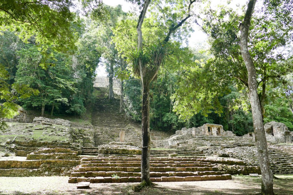 Palenque, Yaxchilan, Gran Plaza mit dem Edificio 33