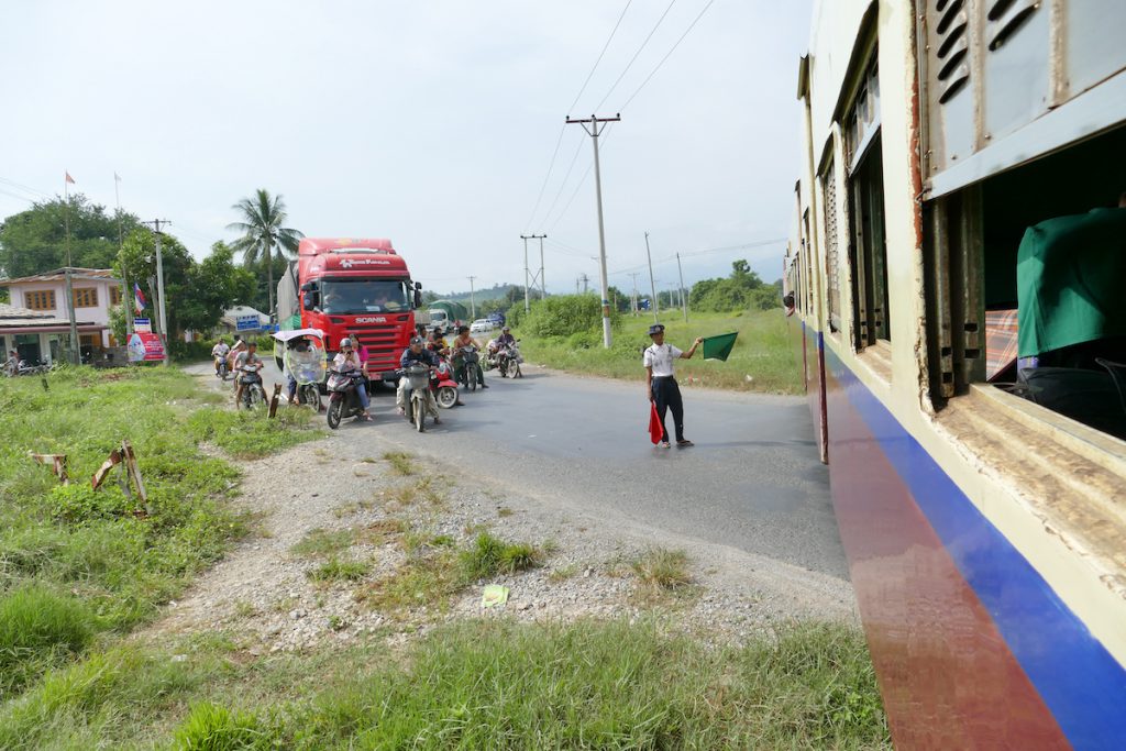 Shan State, Goketeik Viadukt, gemaechlich geht es voran