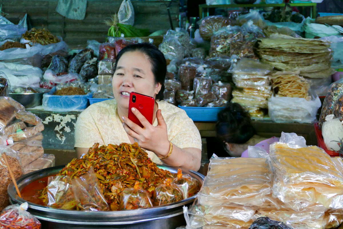 Shan State, Lashio, klar, auch hier geht es nicht ohne Handy