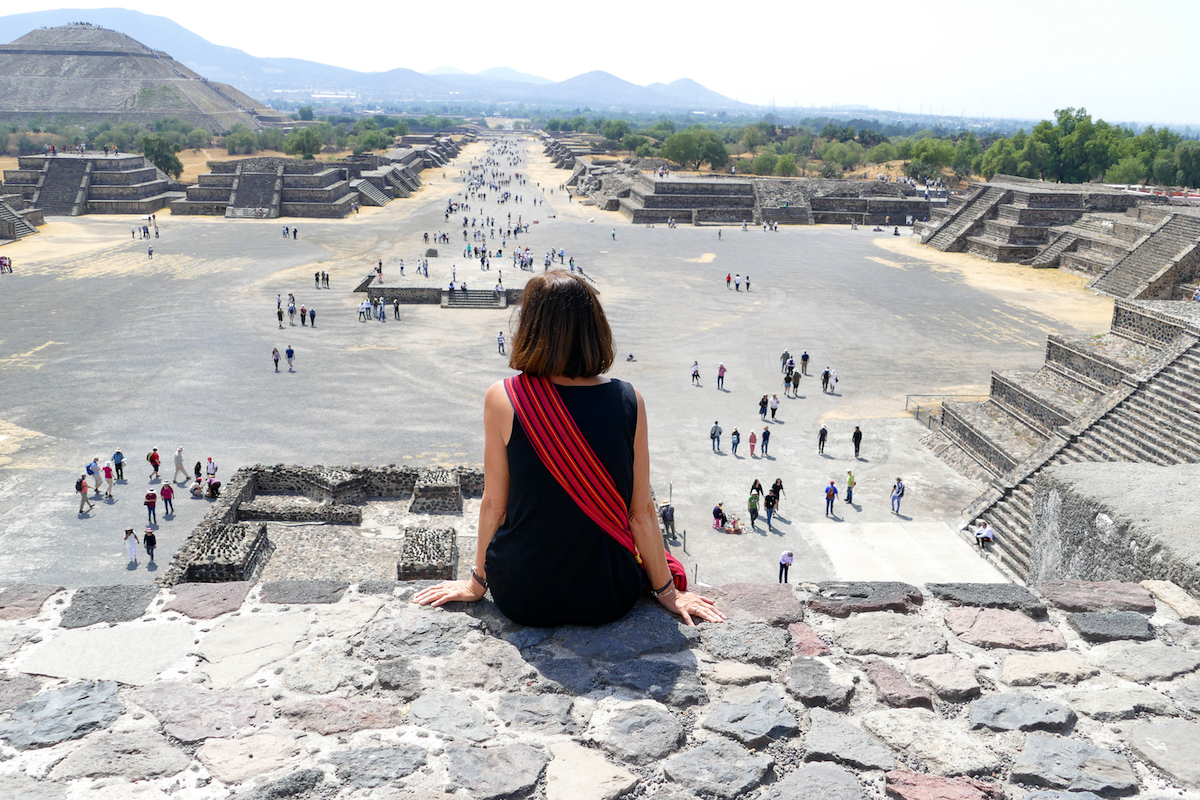 Teotihuacan, Blick von der Mondpyramide auf die gigantische Ruinenstaette